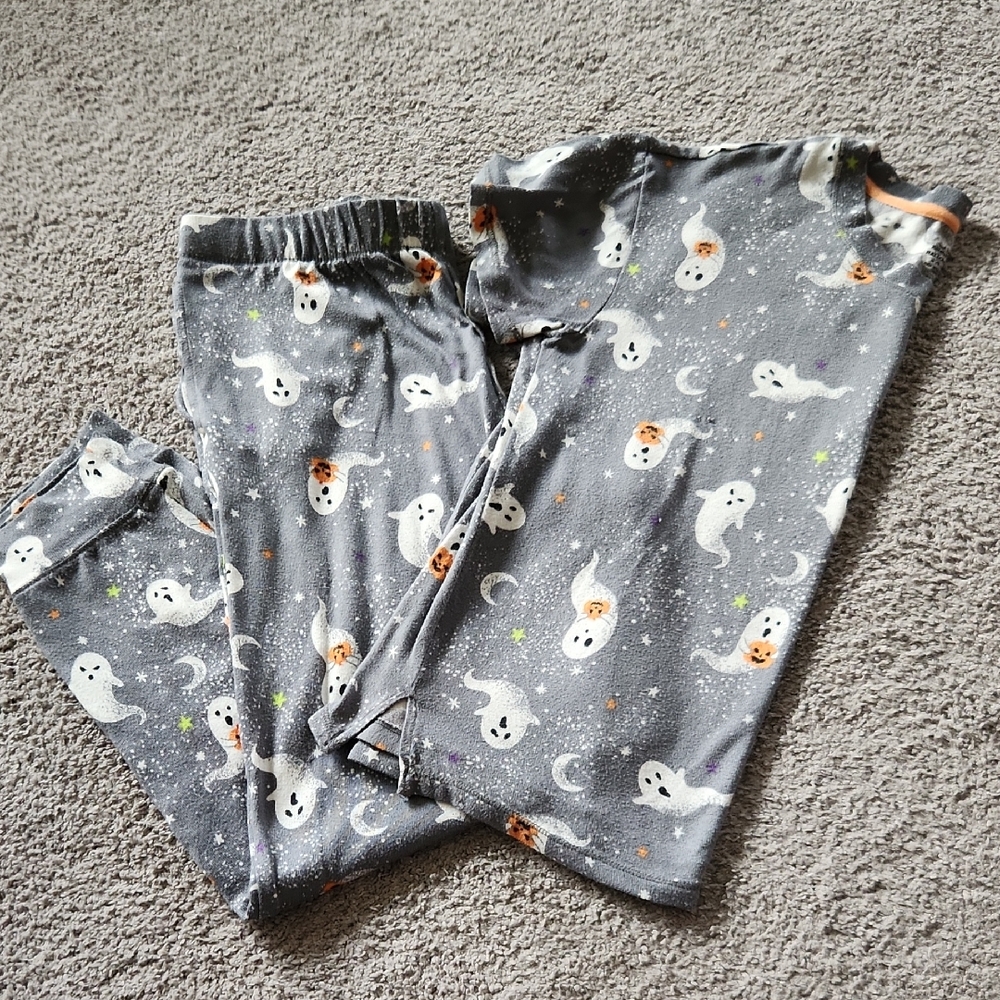 Women's Ghost Print Gray Pajama Set
